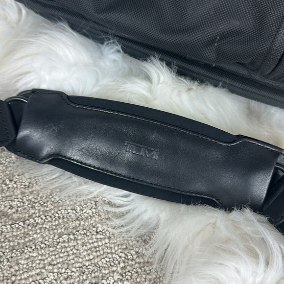 Tumi Black Alfa Expandable Briefcase 15”X 13” X 7” - Picture 3 of 12